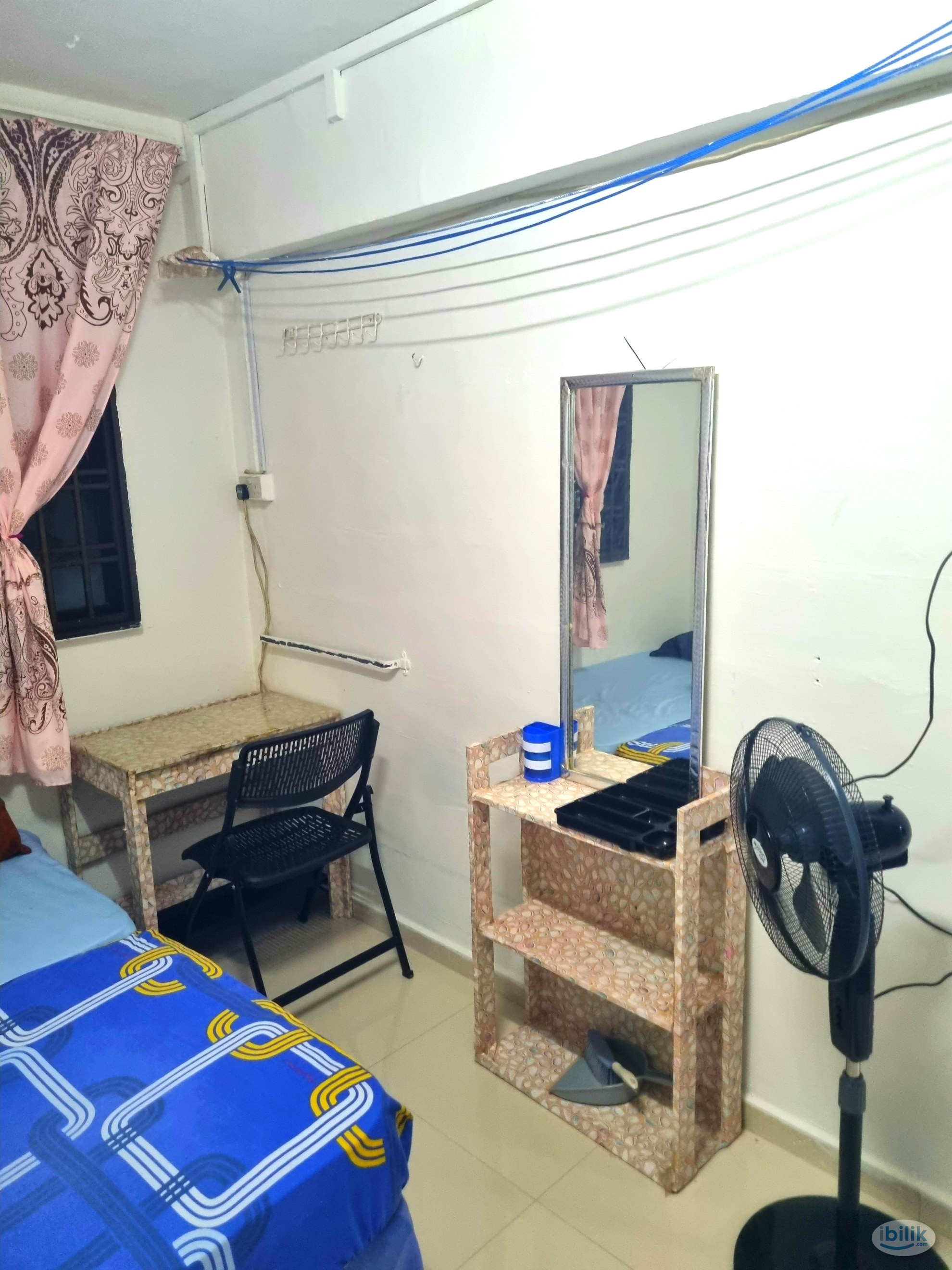 Image 2 of Common Bedroom @ Blk 283 Bukit Batok East Ave 3 - Room rental in 