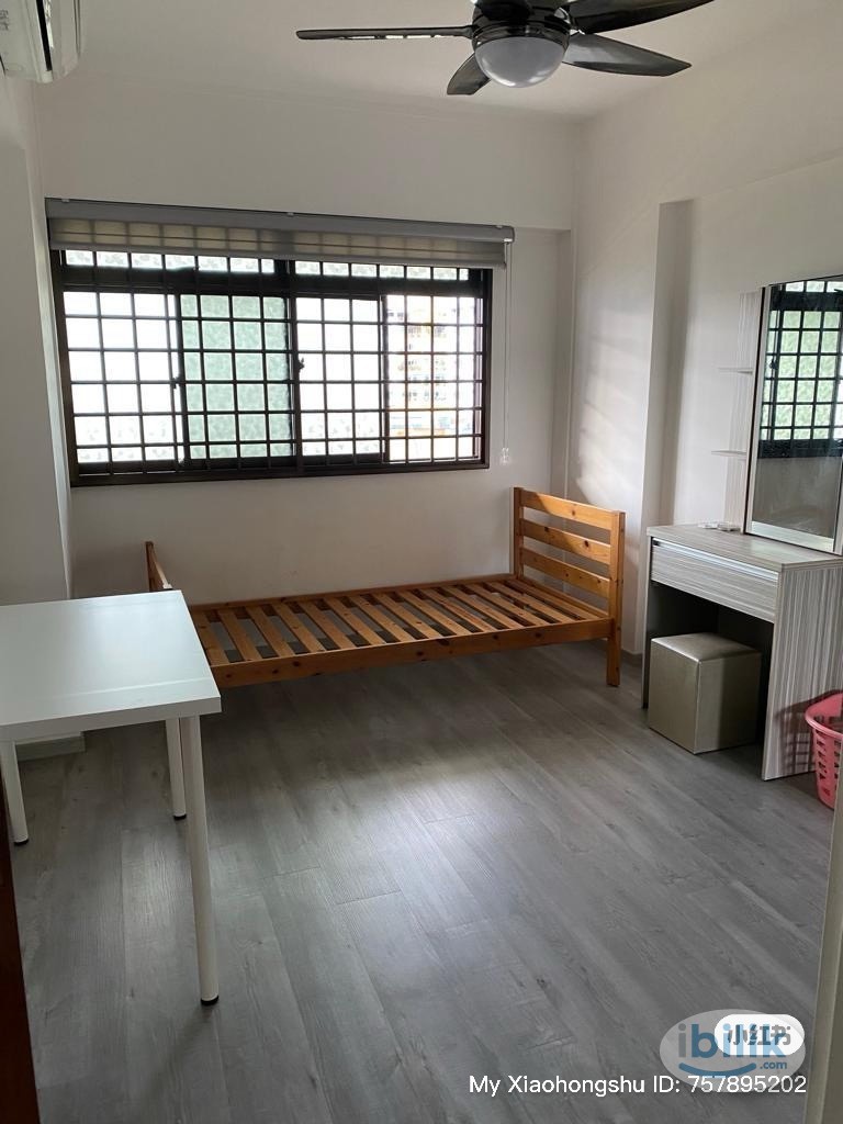 Image 1 of Middle Room at Sembawang, Singapore - Room rental in 