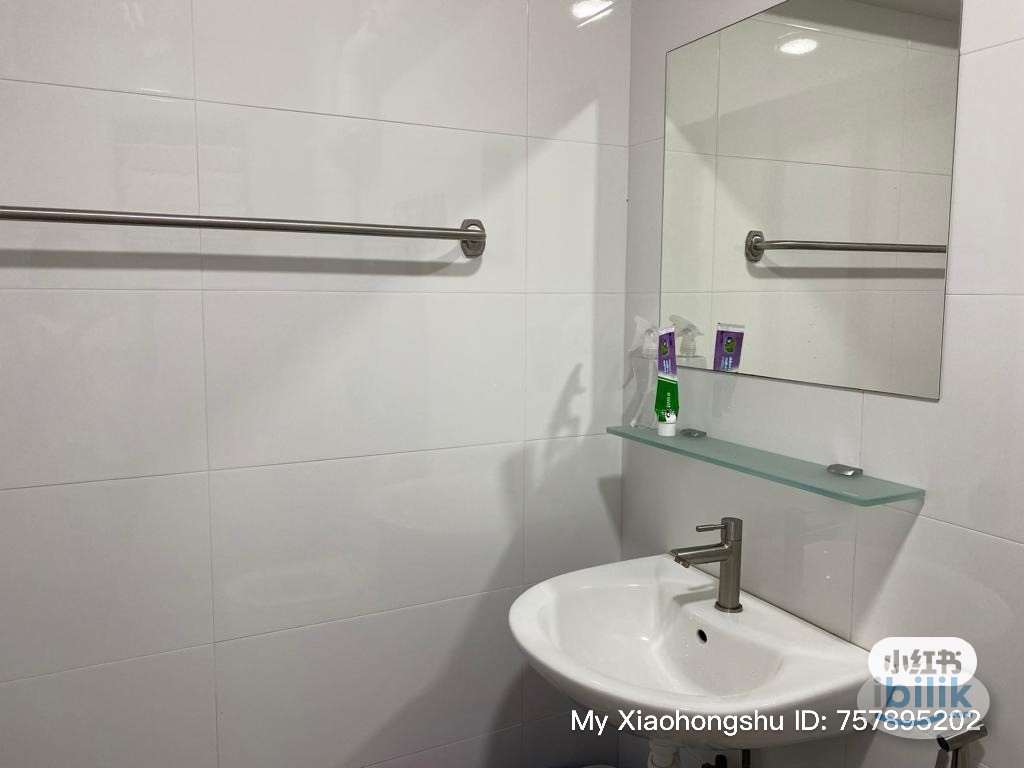 Image 4 of Middle Room at Sembawang, Singapore - Room rental in 