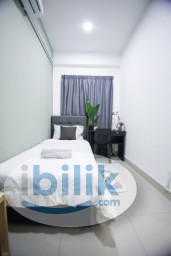 Room Rental in Selangor - Beside SEGI UNI🏬 Walking distance to MRT 🚆Single bedroom with fans only located in Casa residenza, Kota damansara