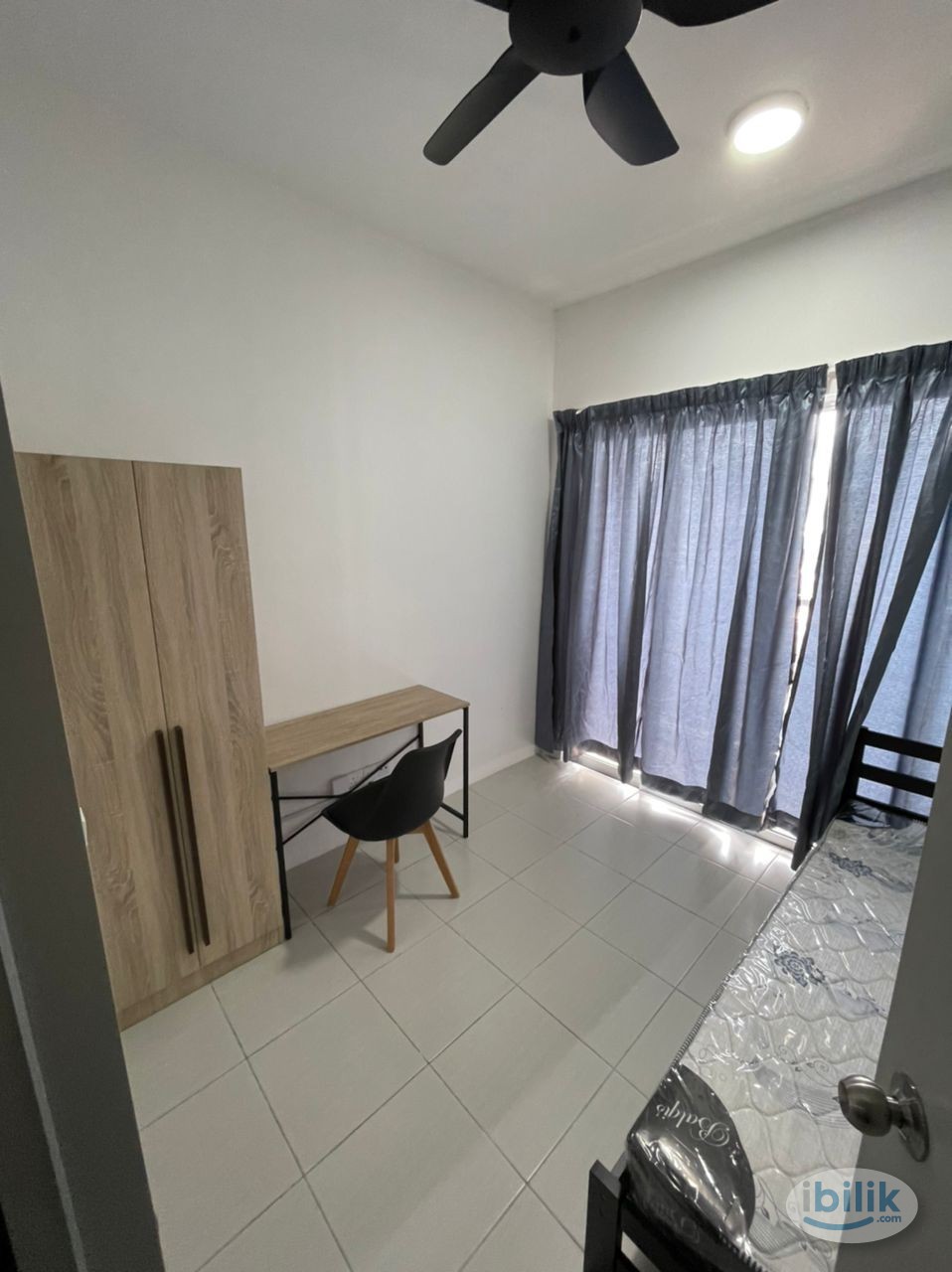 Image 5 of Female midde Room (Walk to LRT Station) Rental include Utilities With 24 hours Security Not Shop Lot Not Co-Living FEMALE Only (no Mix Gender) Got Hou - Room rental in 