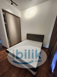 Room Rental in Kuala Lumpur - 【𝐎𝐥𝐝 𝐊𝐥𝐚𝐧𝐠 𝐑𝐨𝐚𝐝 𝐌𝐚𝐬𝐭𝐞𝐫 𝐑𝐨𝐨𝐦❗𝐀𝐭𝐭𝐚𝐜𝐡𝐞𝐝 𝐁𝐚𝐭𝐡𝐫𝐨𝐨𝐦✨𝐅𝐮𝐥𝐥𝐲 𝐅𝐮𝐫𝐧𝐢𝐬𝐡𝐞𝐝🥰𝟑 𝐦𝐢𝐧𝐬 𝐰𝐚𝐥𝐤 𝐭𝐨 𝐊𝐓𝐌 𝐏