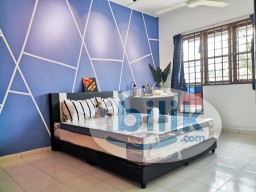 Room Rental in Petaling Jaya - 【𝓠𝓾𝓮𝓮𝓷 𝓫𝓮𝓭𝓻𝓸𝓸𝓶 | 𝟖 𝐦𝐢𝐧𝐬 𝐰𝐚𝐥𝐤 𝐭𝐨 𝐁𝐑𝐓 ✨𝐏𝐉𝐒 𝟏𝟎 𝐋𝐚𝐧𝐝𝐞𝐝 𝐇𝐨𝐮𝐬𝐞 𝐑𝐨𝐨𝐦 𝐅𝐨𝐫 𝐑𝐞𝐧𝐭🥰𝐅𝐮𝐥𝐥𝐲 𝐅𝐮𝐫𝐧𝐢𝐬𝐡