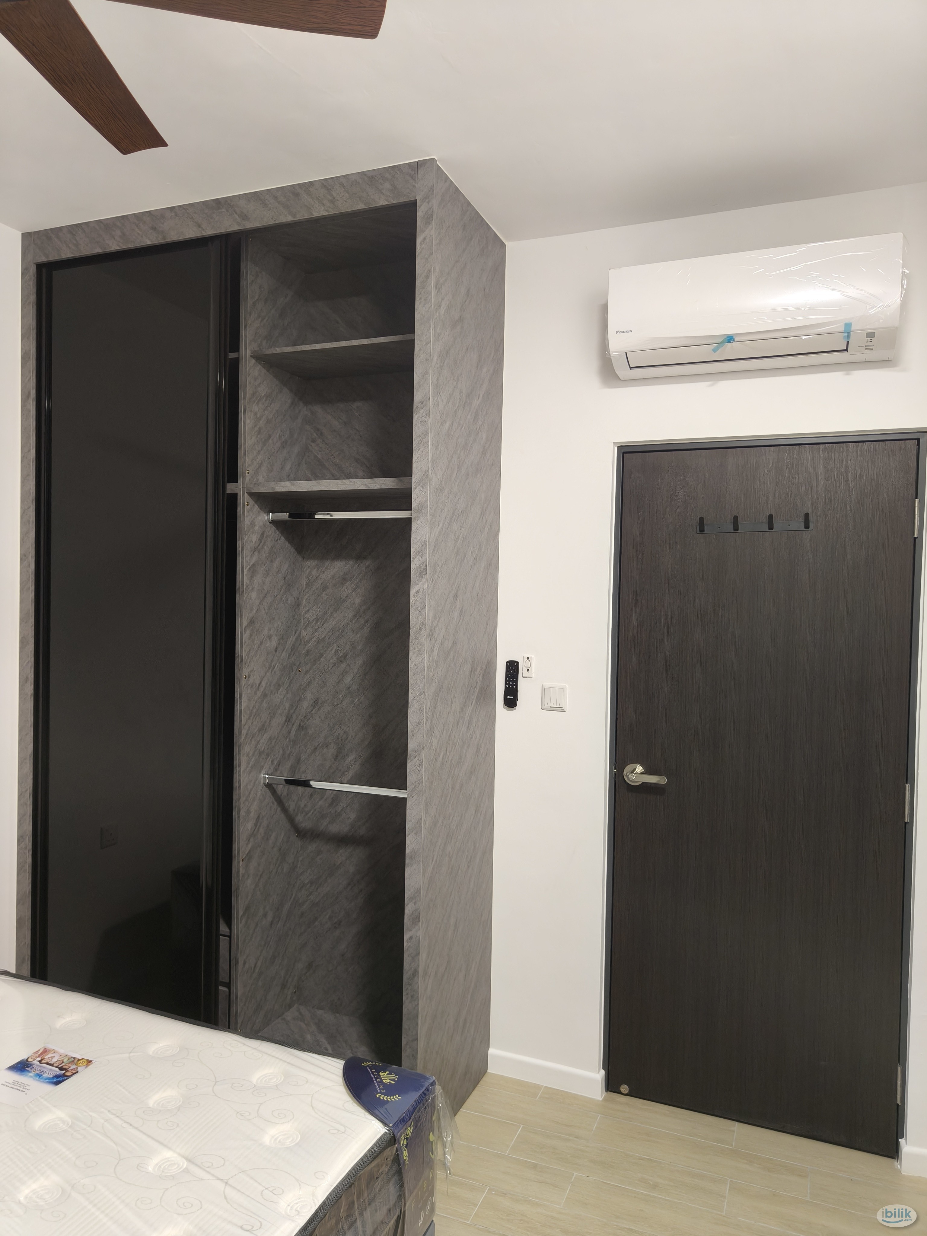 Image 4 of Middle Room at Batu Kawan, Seberang Perai - Room rental in 