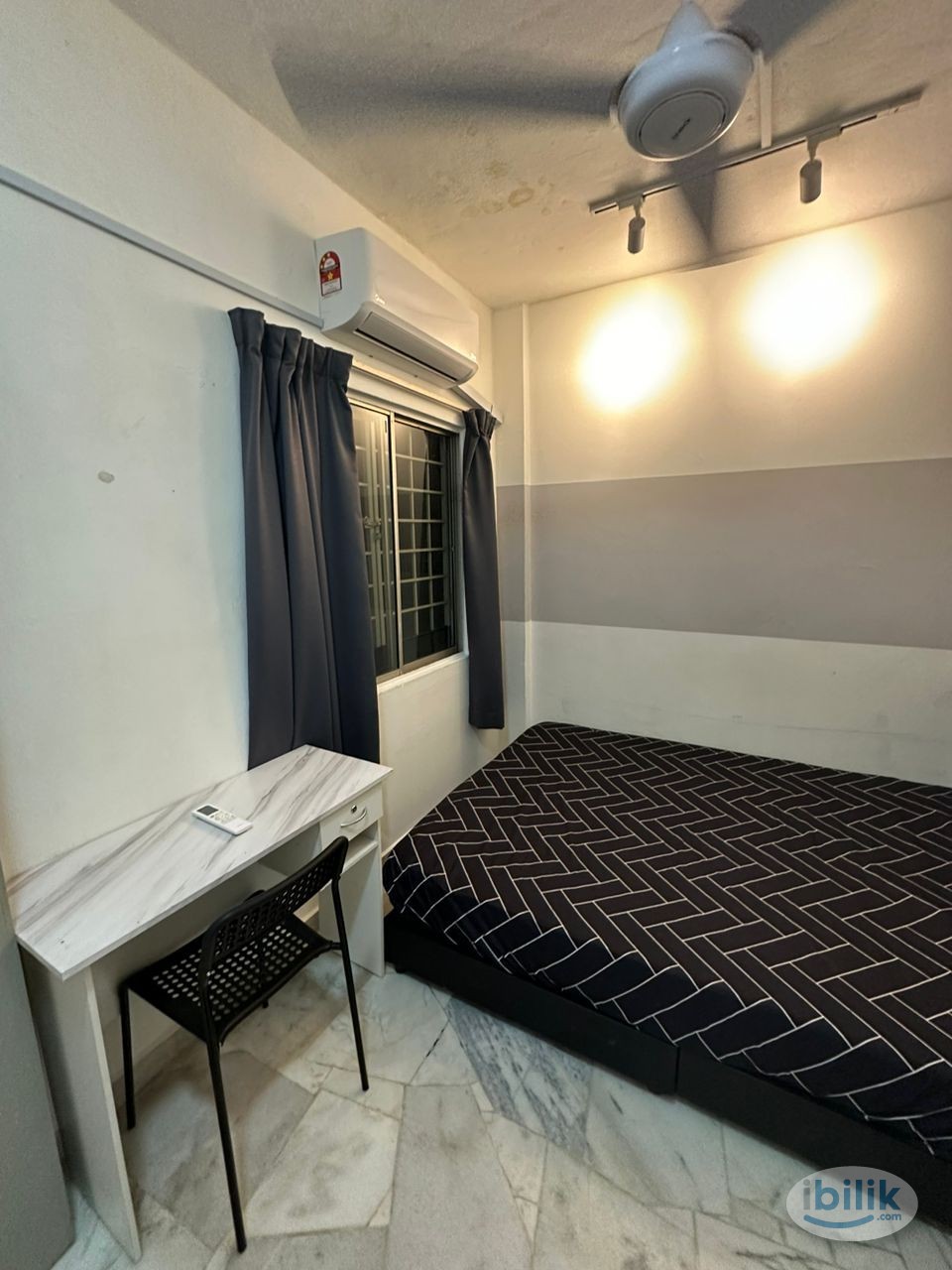 Image 1 of Fully Furnished Middle room at Pandan Height Condominium - Room rental in 