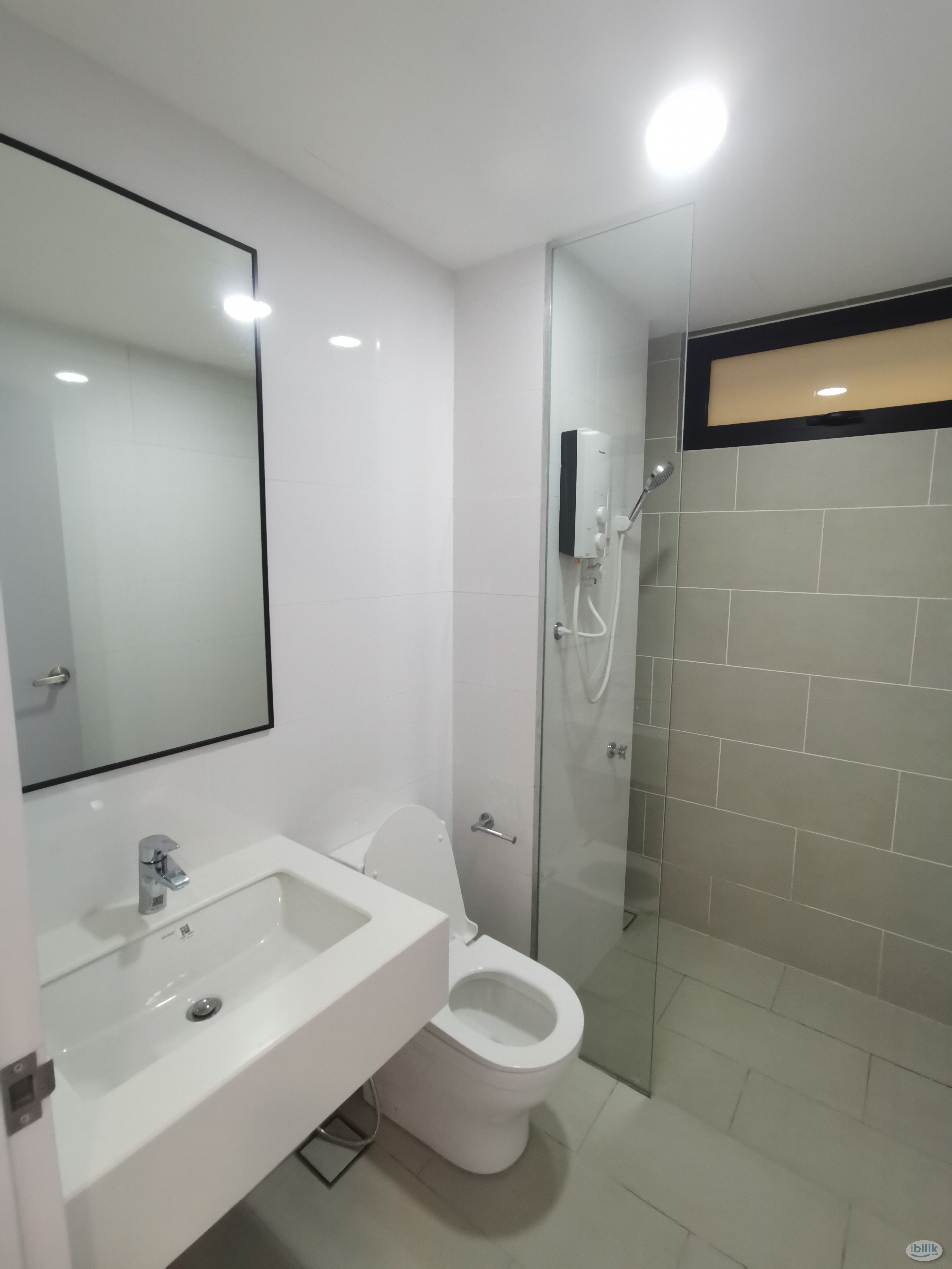 Image 4 of Vertu Resort Condo Aircond middle room include utilities share bathroom MIX GENDER - Room rental in 