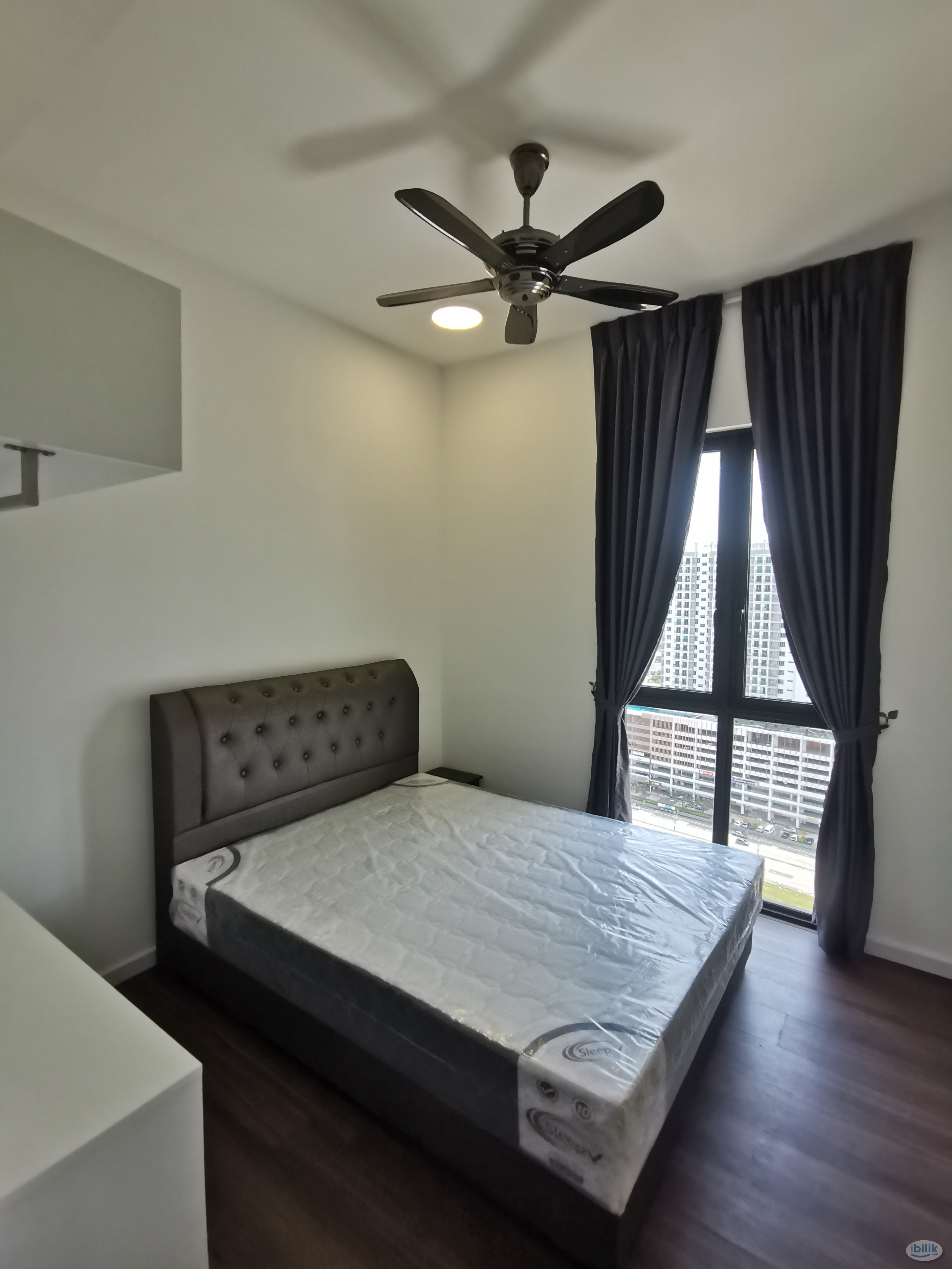 Image 1 of Vertu Resort Condo Aircond middle room include utilities share bathroom MIX GENDER - Room rental in 