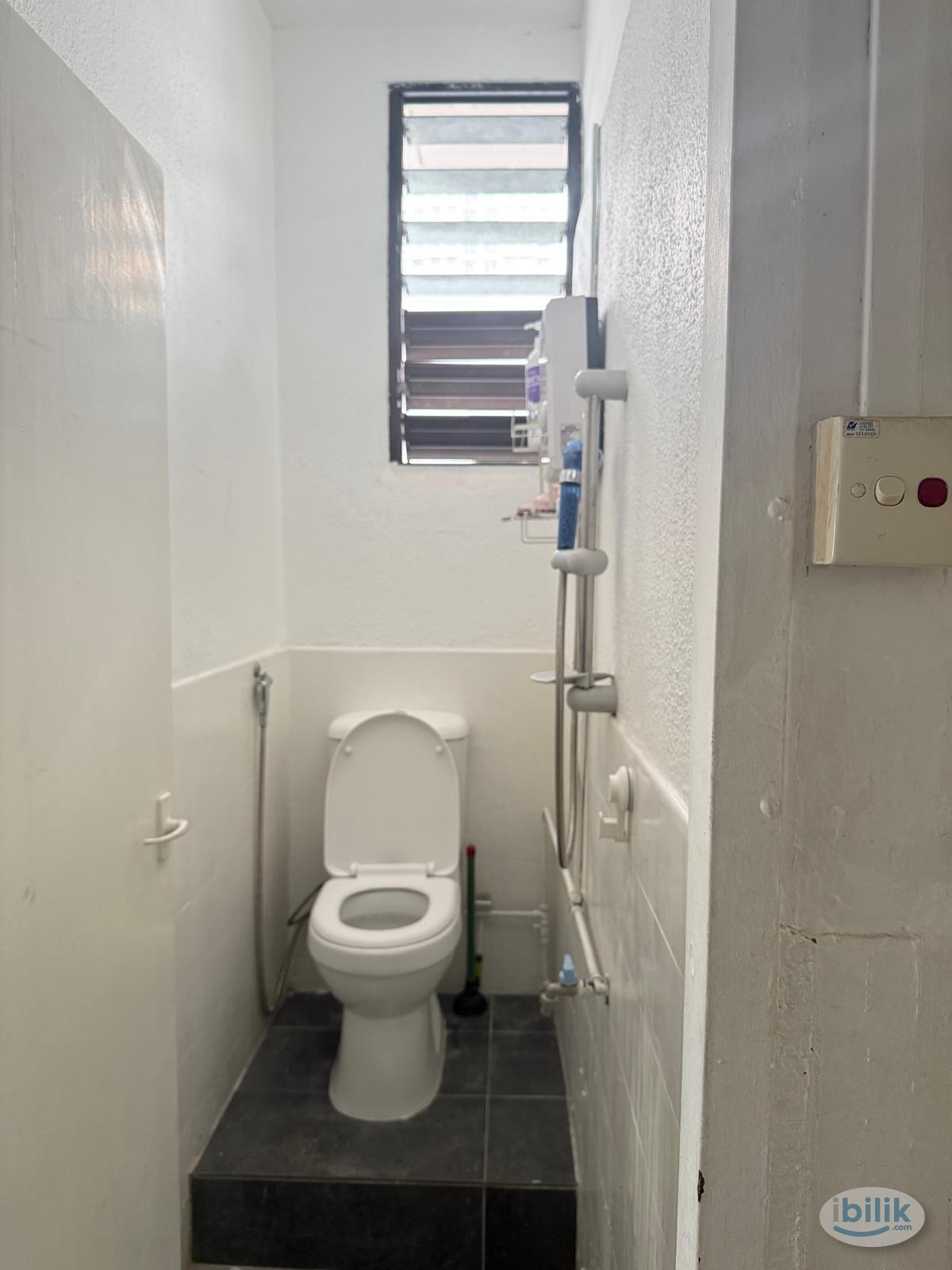 Image 5 of Single Room at Tiong Bahru, Central Area, 16C Kim Tian Road - Room rental in 