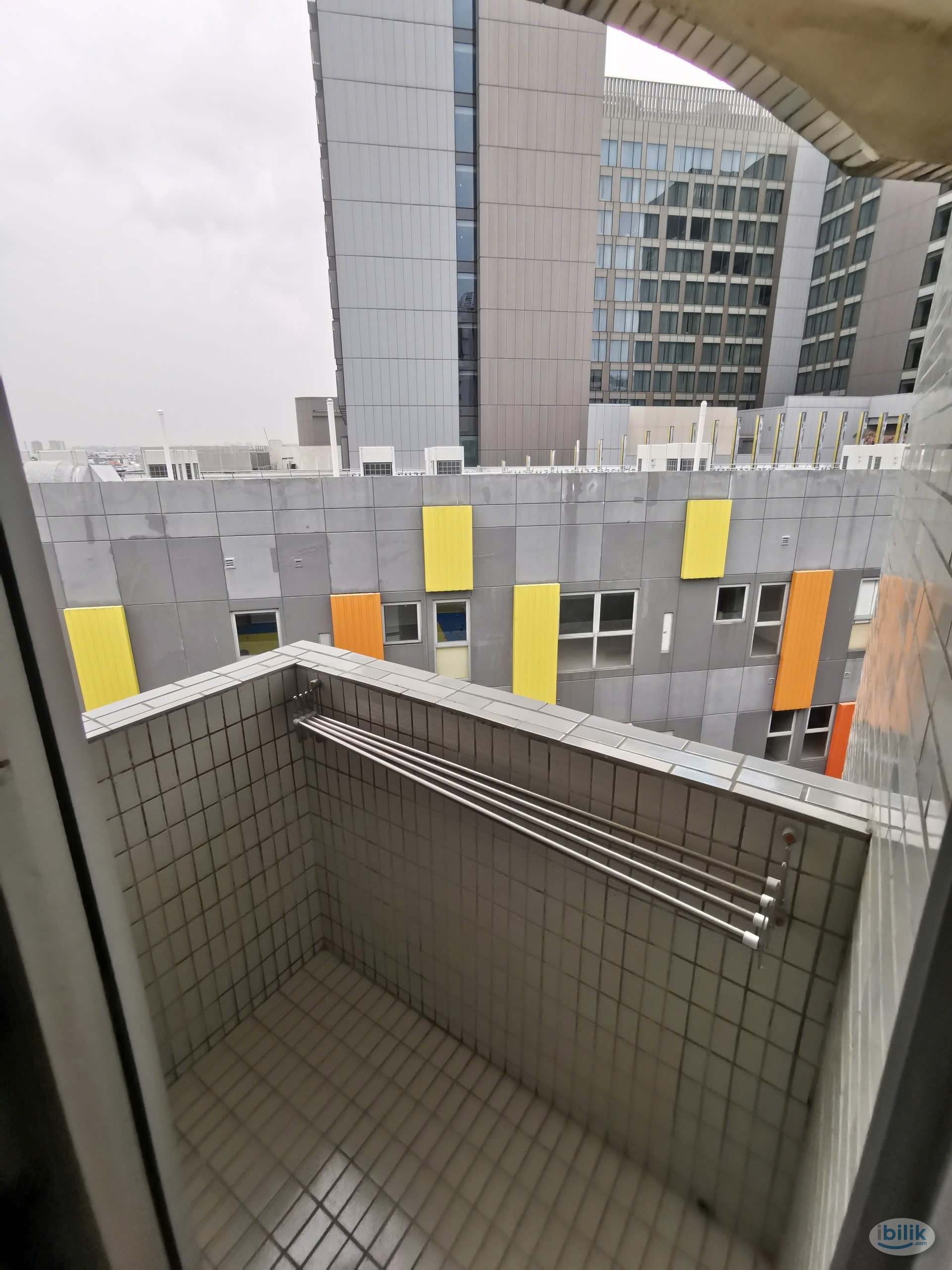 Image 3 of Middle Room at East Coast, Singapore/ Near Eunos MRT/Near Dakota MRT/Paya Lebar MRT/ Available 03 Dec - Room rental in 