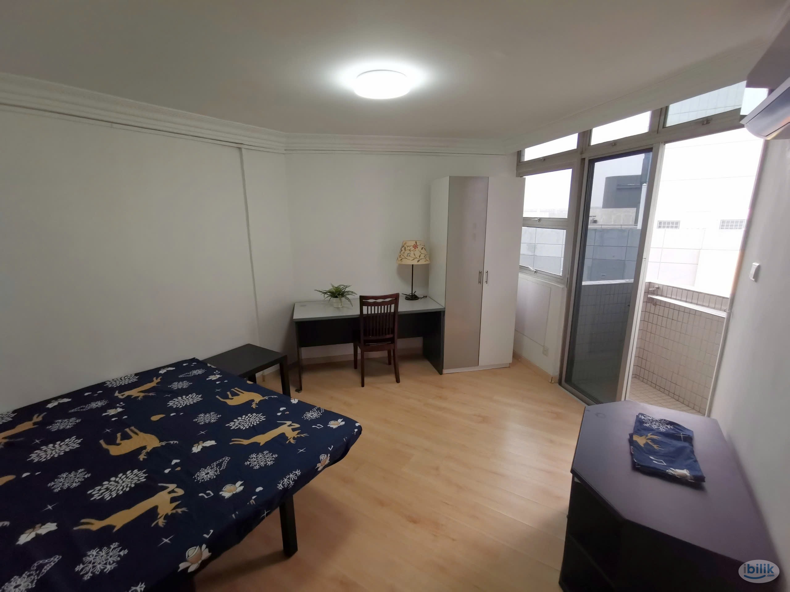 Image 2 of Middle Room at East Coast, Singapore/ Near Eunos MRT/Near Dakota MRT/Paya Lebar MRT/ Available 03 Dec - Room rental in 