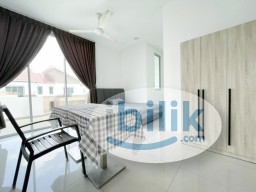 Room Rental in Seberang Perai - Cozy Balcony Room for Rent @ Carnation Villa Bungalow, Simpang Ampat
