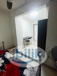 Room Rental in  - Middle Room at Bukit Timah, Singapore/ PINE GROVE 1P RM5