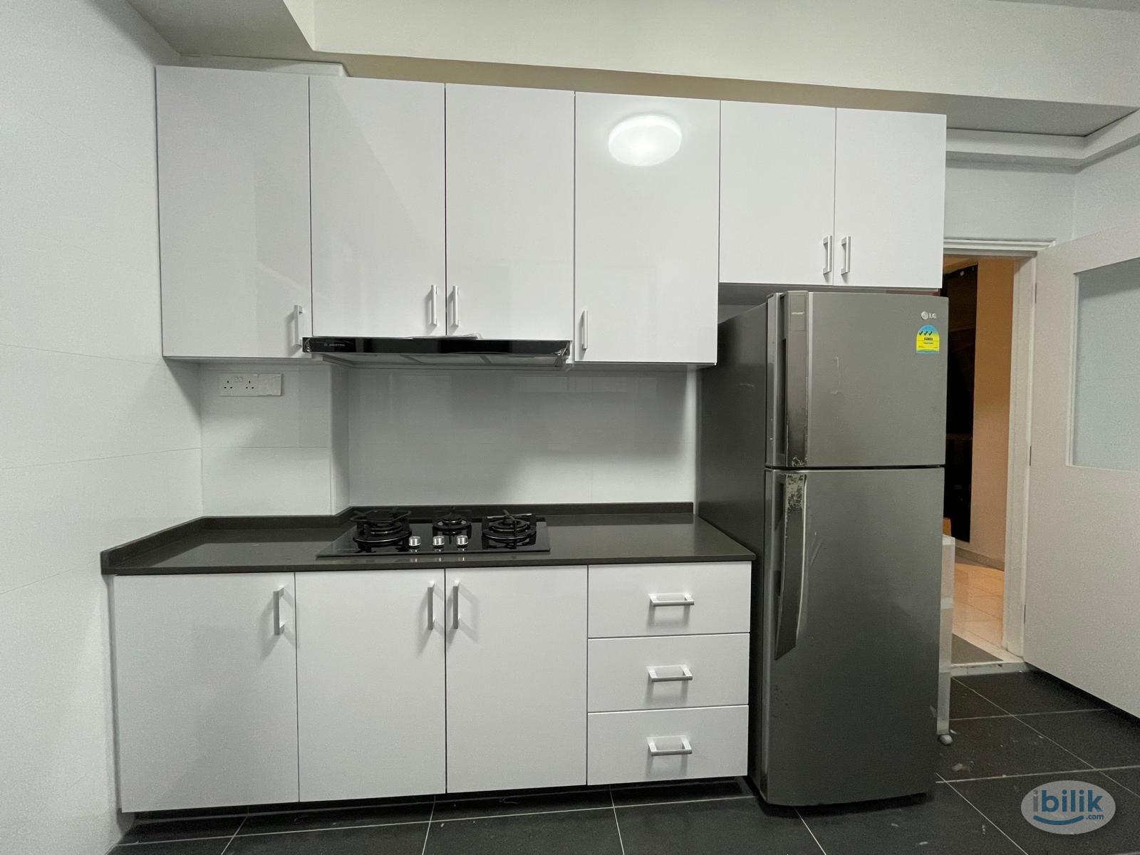 Image 2 of Middle Room at Balestier, Singapore - Room rental in 