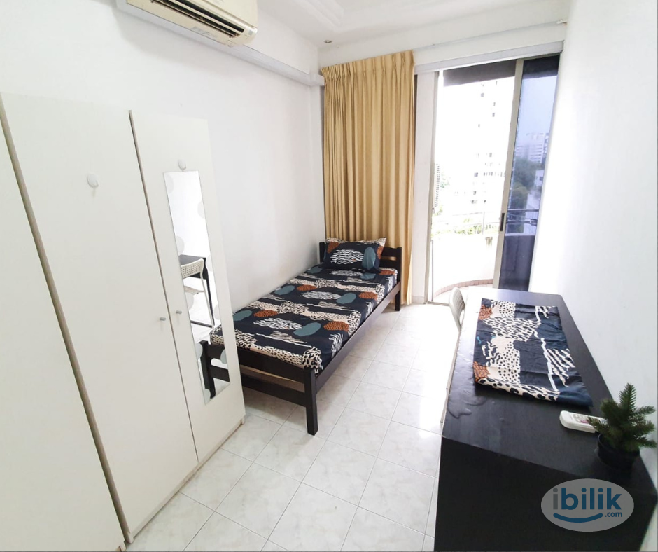 Image 1 of Middle Room at Balestier, Singapore - Room rental in 