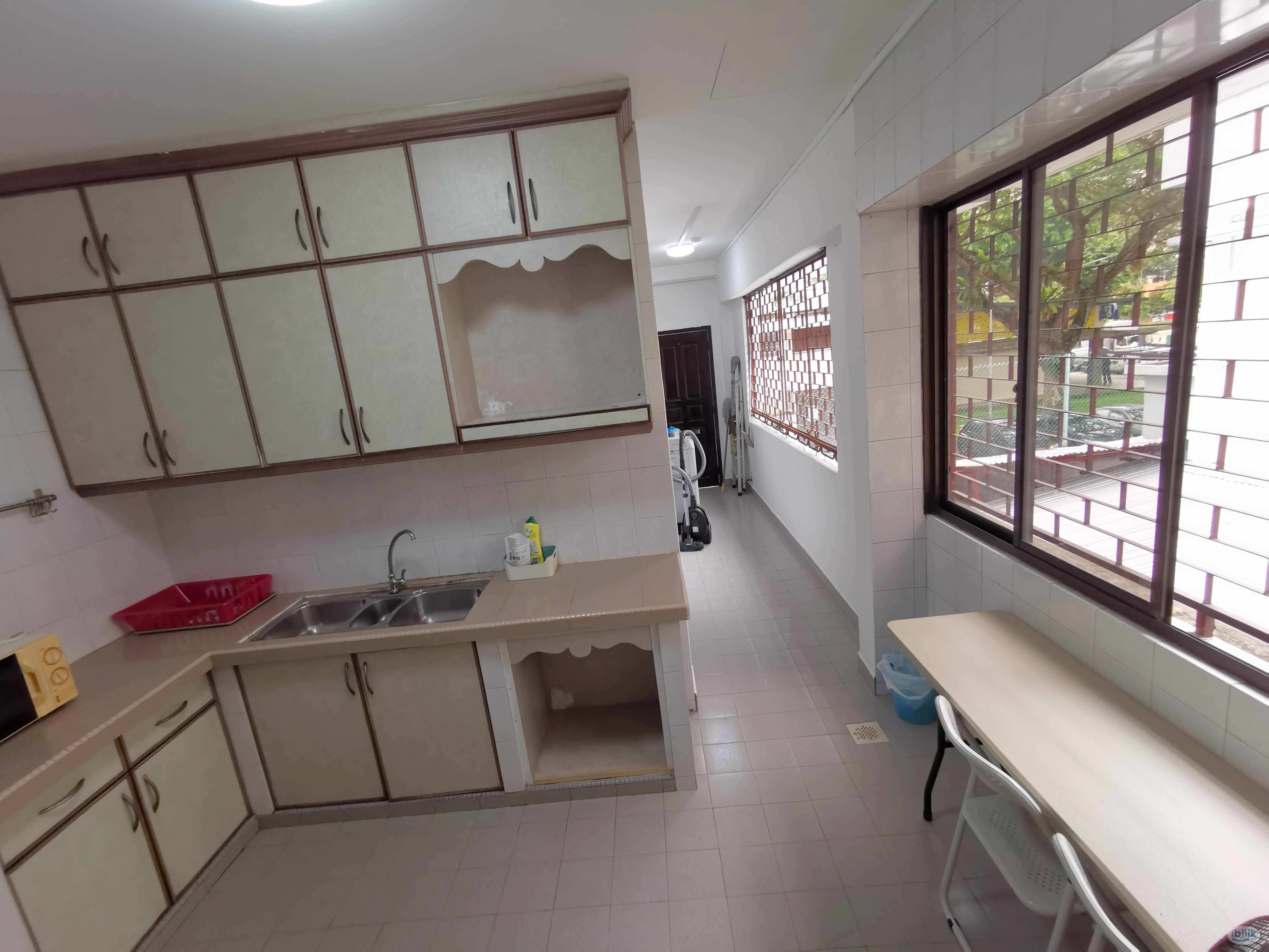 Image 4 of Middle Room at Balestier, Singapore - Room rental in 