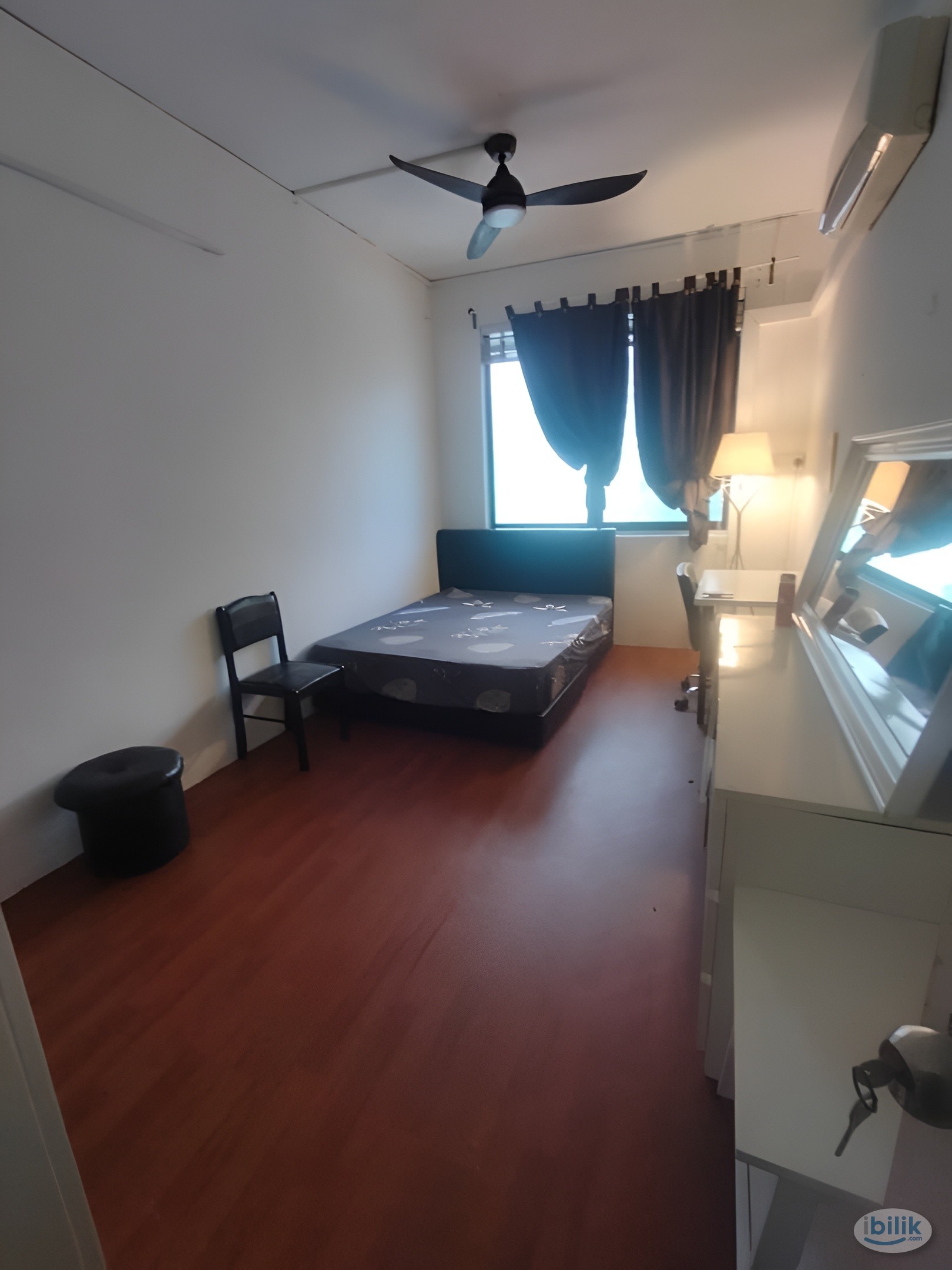 Image 3 of Middle Room at Tiong Bahru, Central Area - Room rental in 