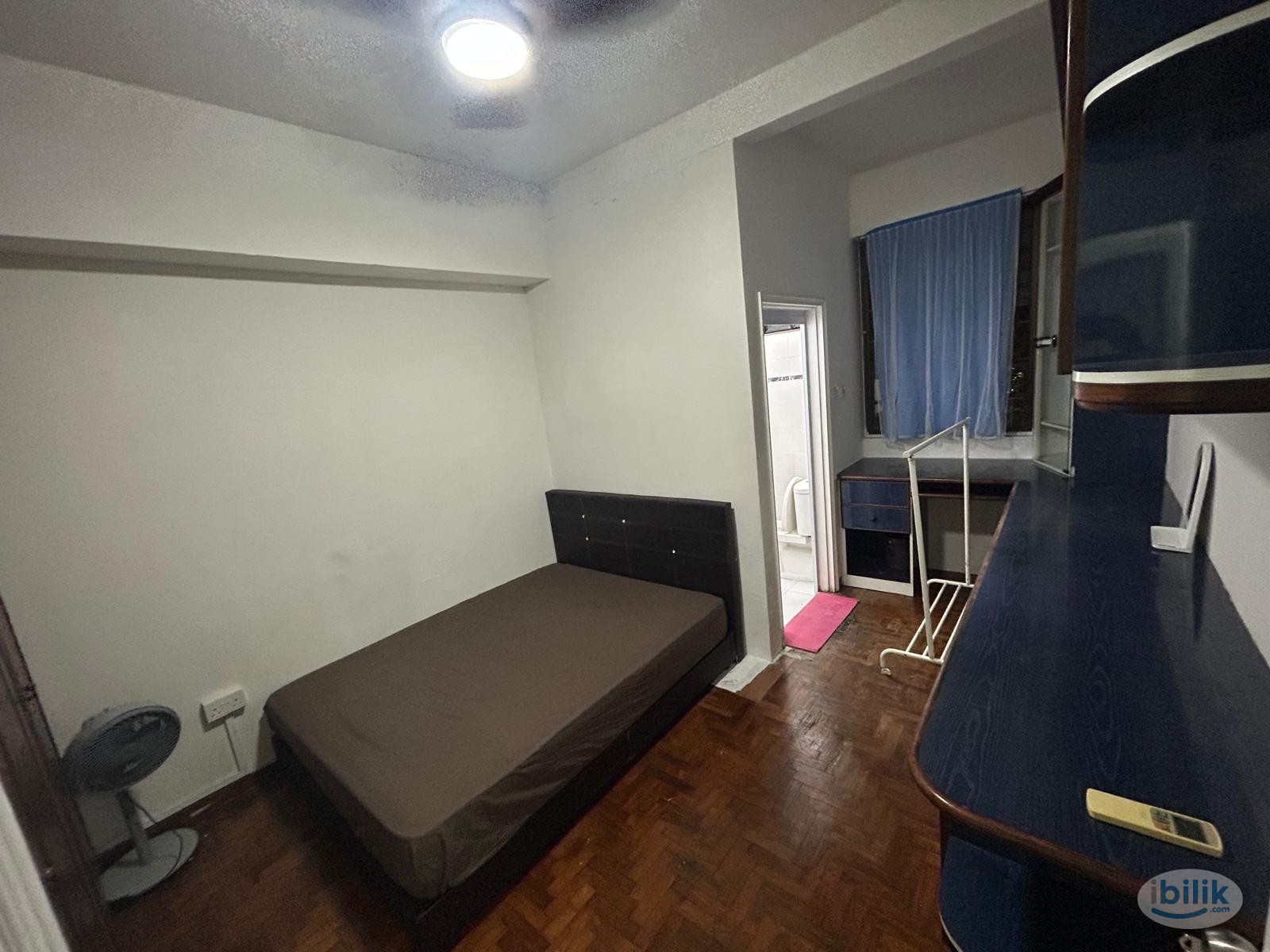 Image 1 of Master Room at Geylang, Singapore - Room rental in 