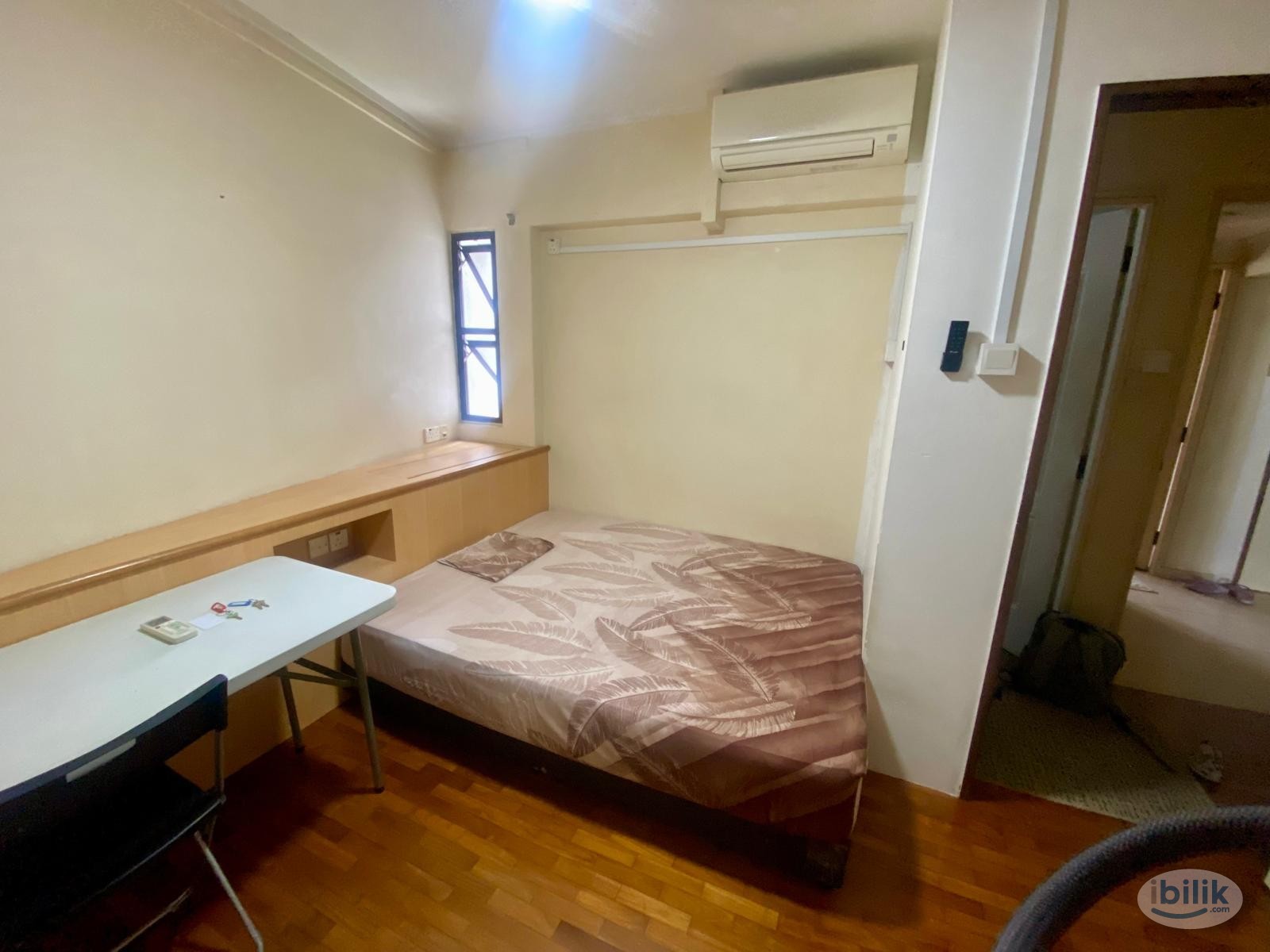 Image 1 of Middle Room at Pine Grove, Holland - Room rental in 