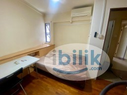 Room Rental in Singapore - Middle Room at Pine Grove, Holland