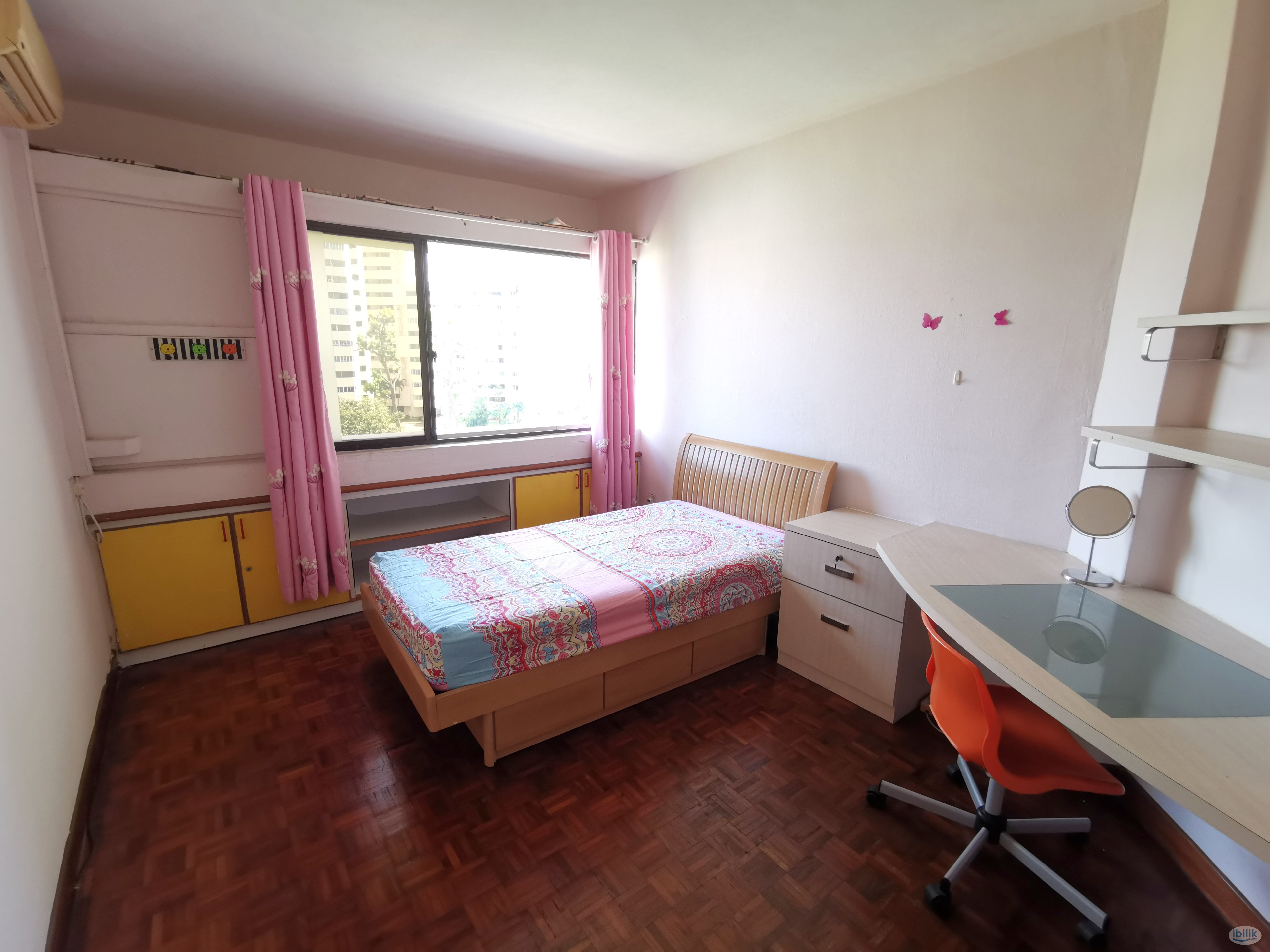 Image 1 of Middle Room at Ivory Heights, Jurong East - Room rental in 
