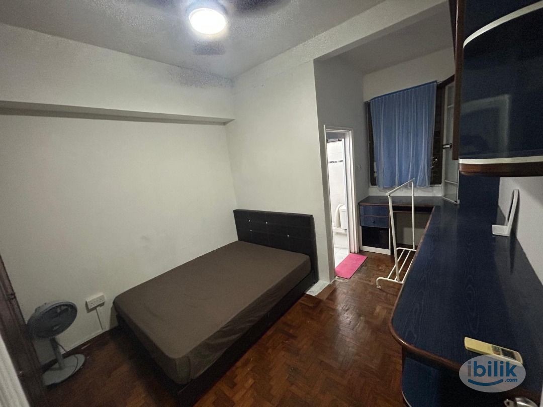 Image 1 of Master Room at Geylang, Singapore - Room rental in 