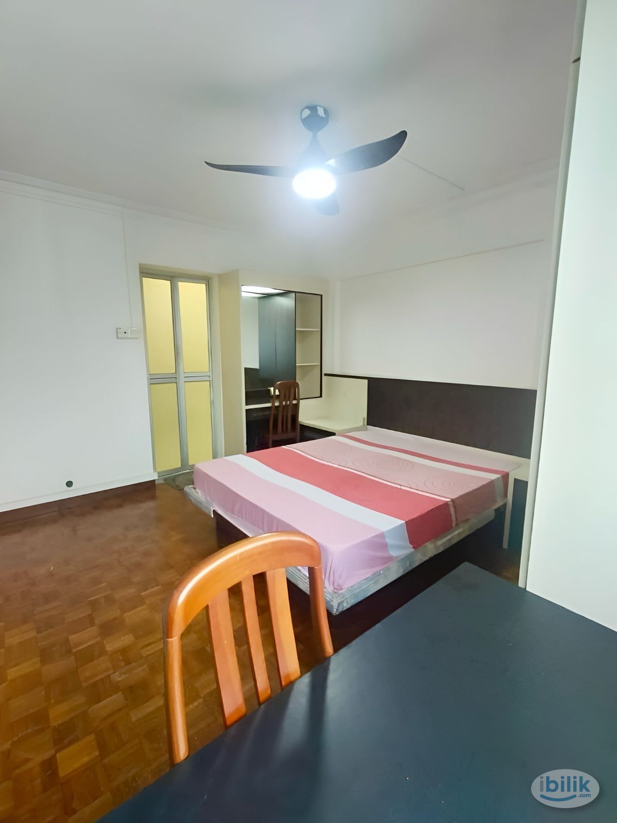 Image 1 of Master Room at Chinatown, Central Area - Room rental in 