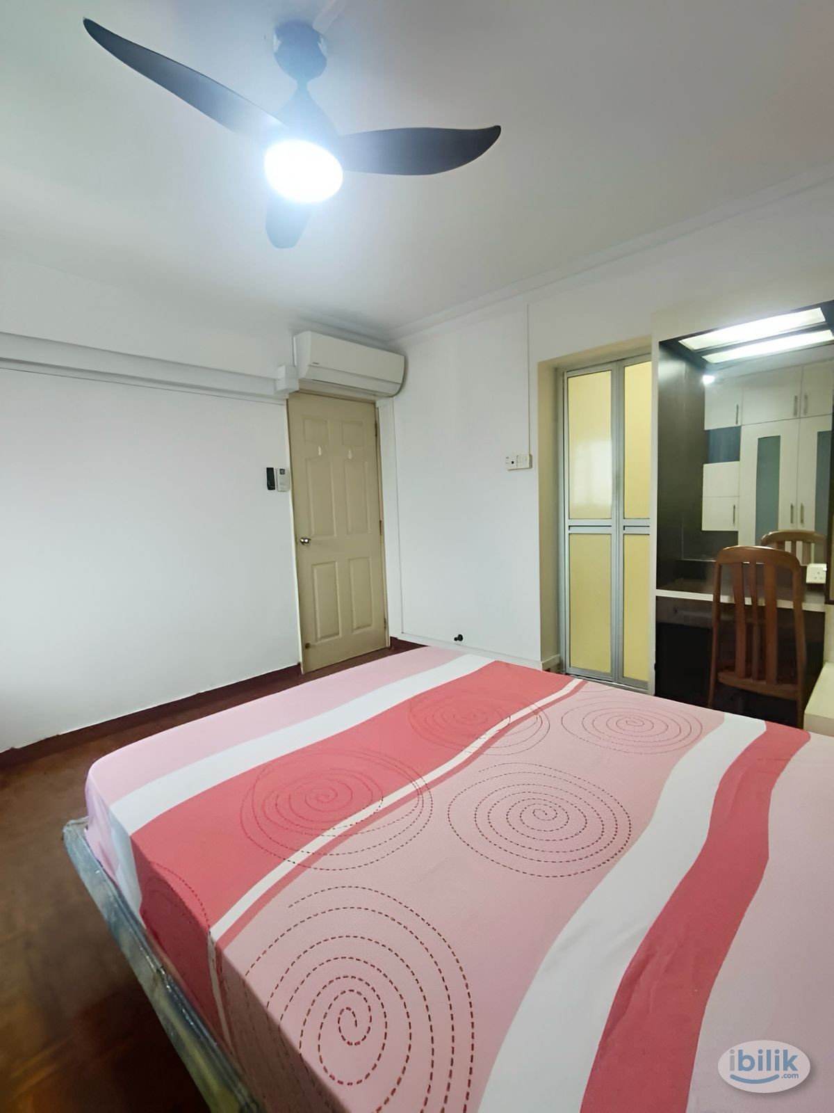 Image 2 of Master Room at Chinatown, Central Area - Room rental in 