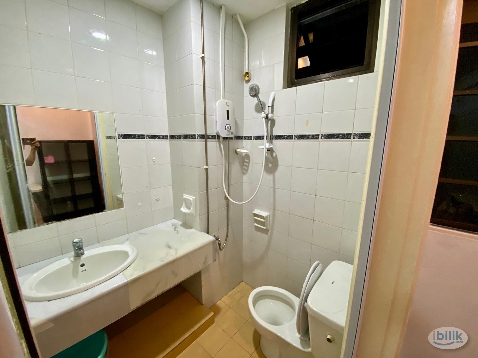 Image 3 of Master Room at Bukit Merah, Singapore - Room rental in 