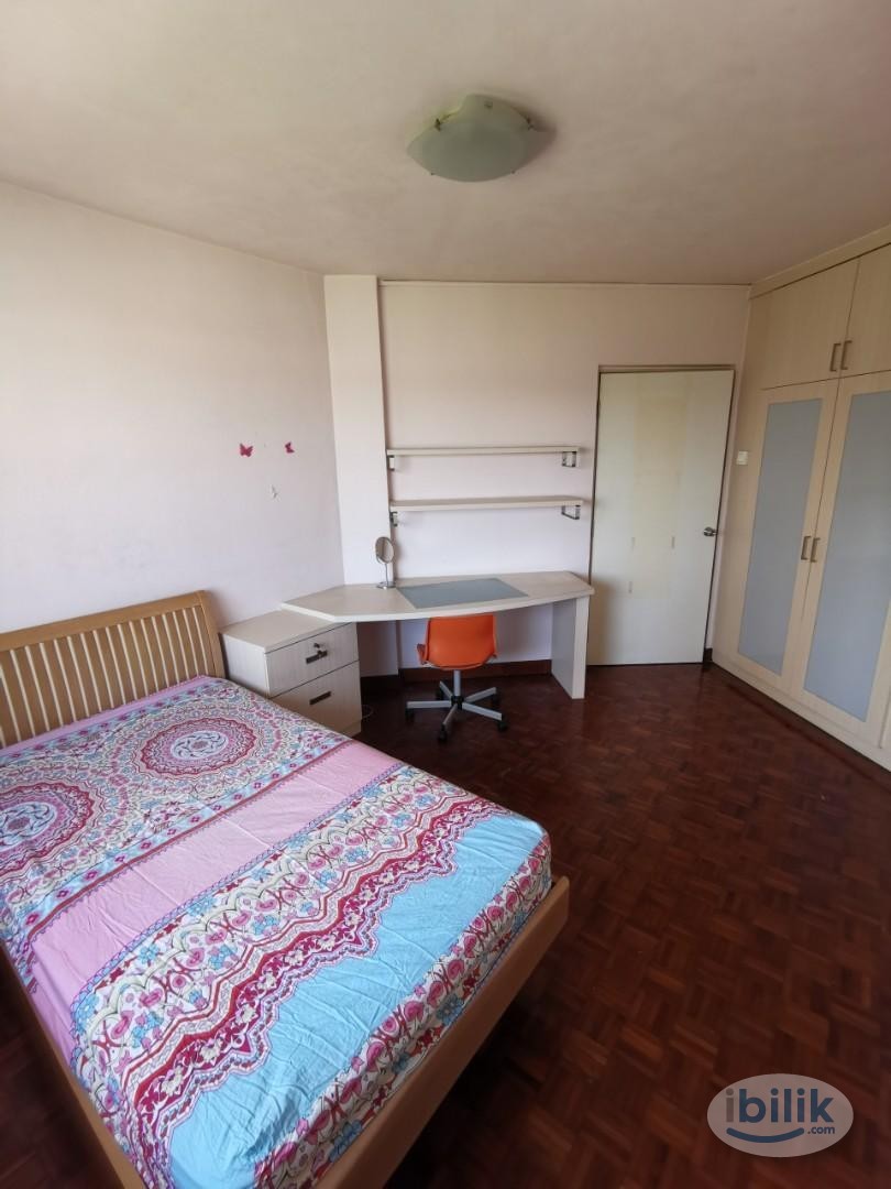 Image 1 of Middle Room at Jurong East, Jurong - Room rental in 