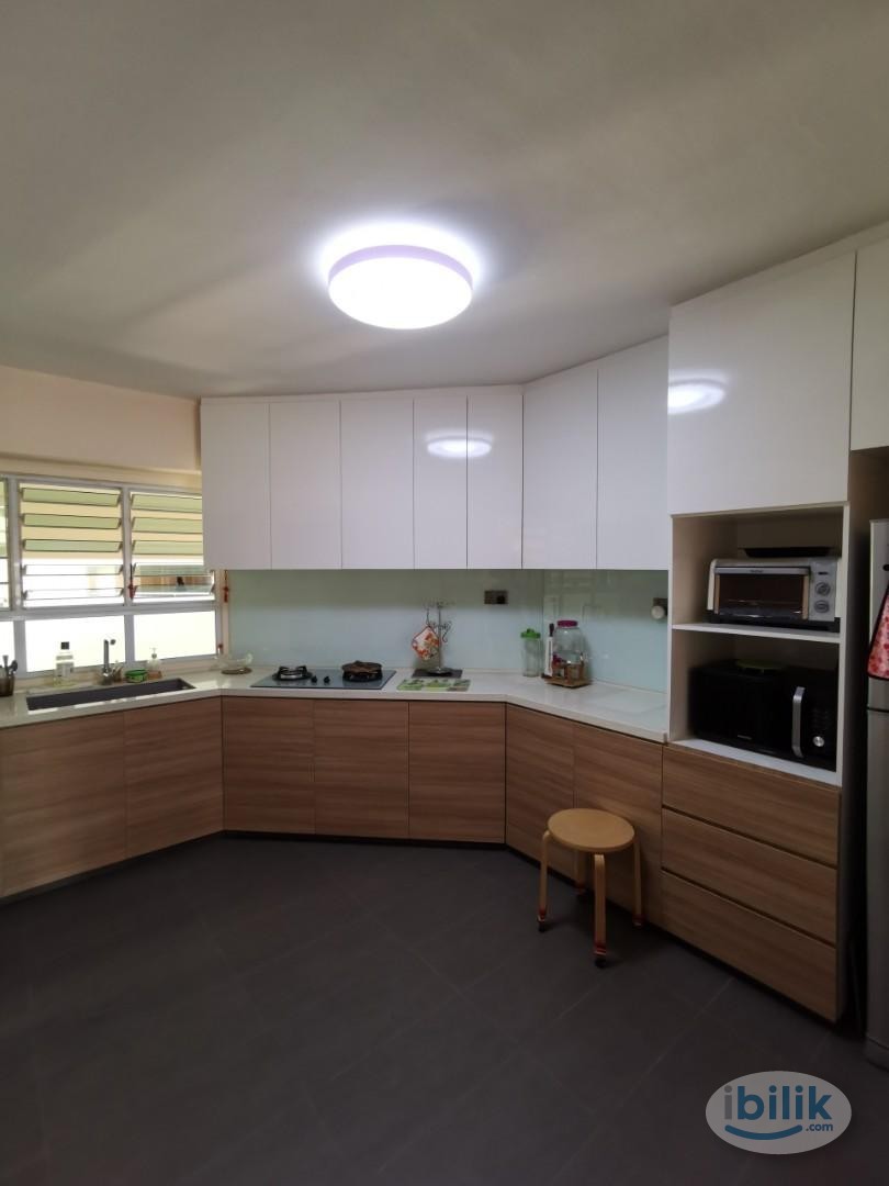 Image 3 of Middle Room at Jurong East, Jurong - Room rental in 