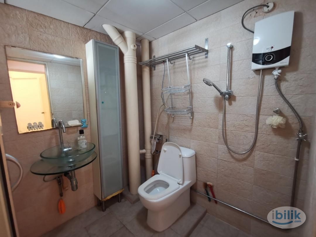 Image 4 of Middle Room at Jurong East, Jurong - Room rental in 