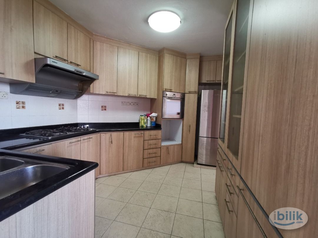 Image 2 of Middle Room at Braddell View, Toa Payoh - Room rental in 