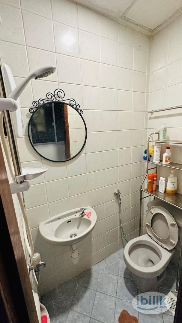 Image 3 of Single Room at Bukit Timah, Singapore - Room rental in 