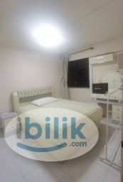 Room Rental in  - master room @ Woodland