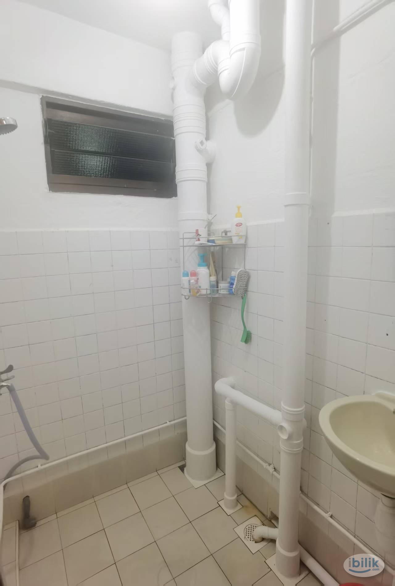 Image 2 of master room @ Woodland - Room rental in 