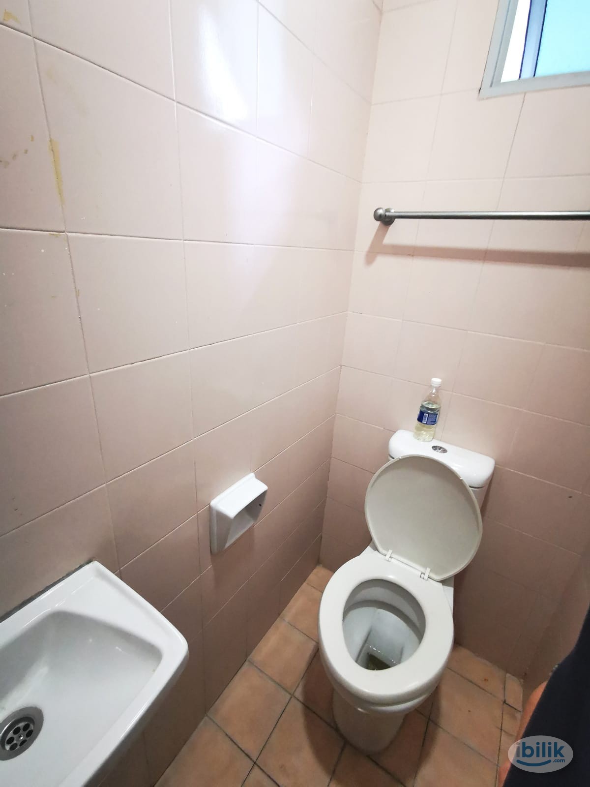 Image 2 of Middle Room at Balestier, Singapore - Room rental in 