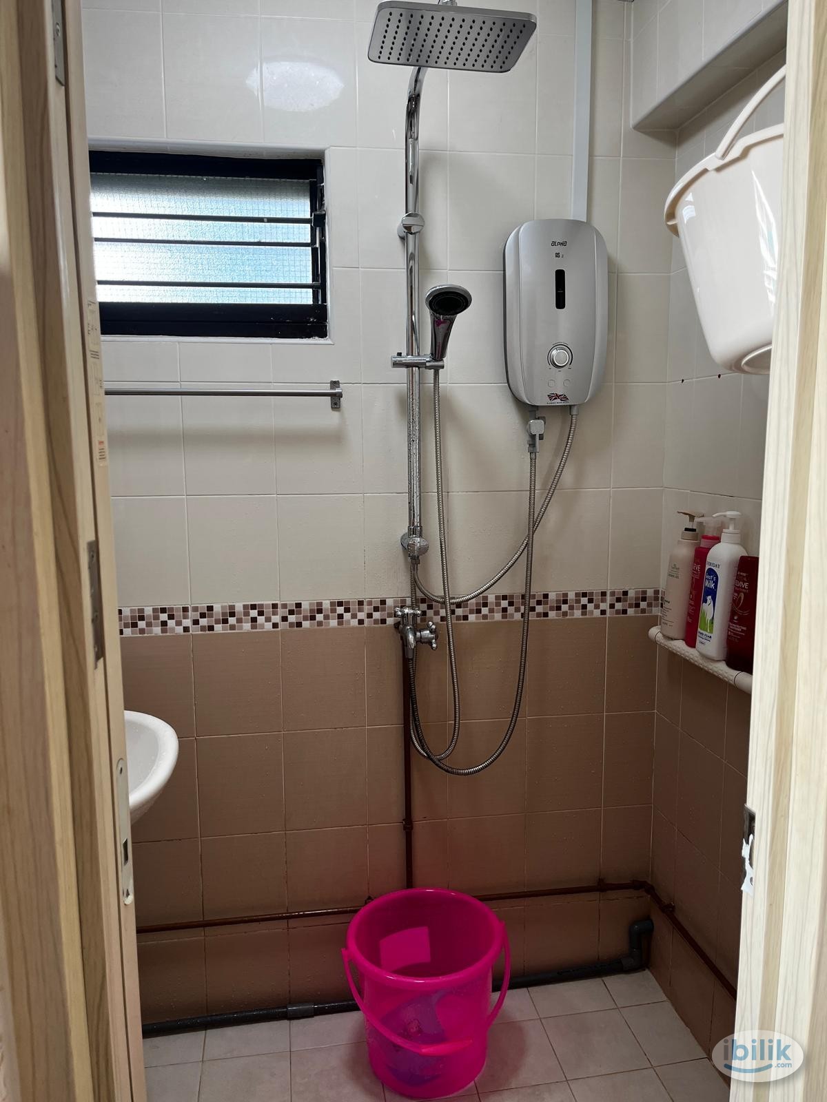 Image 2 of Chinatown @ Blk 34 Upper Cross St. - Room rental in 