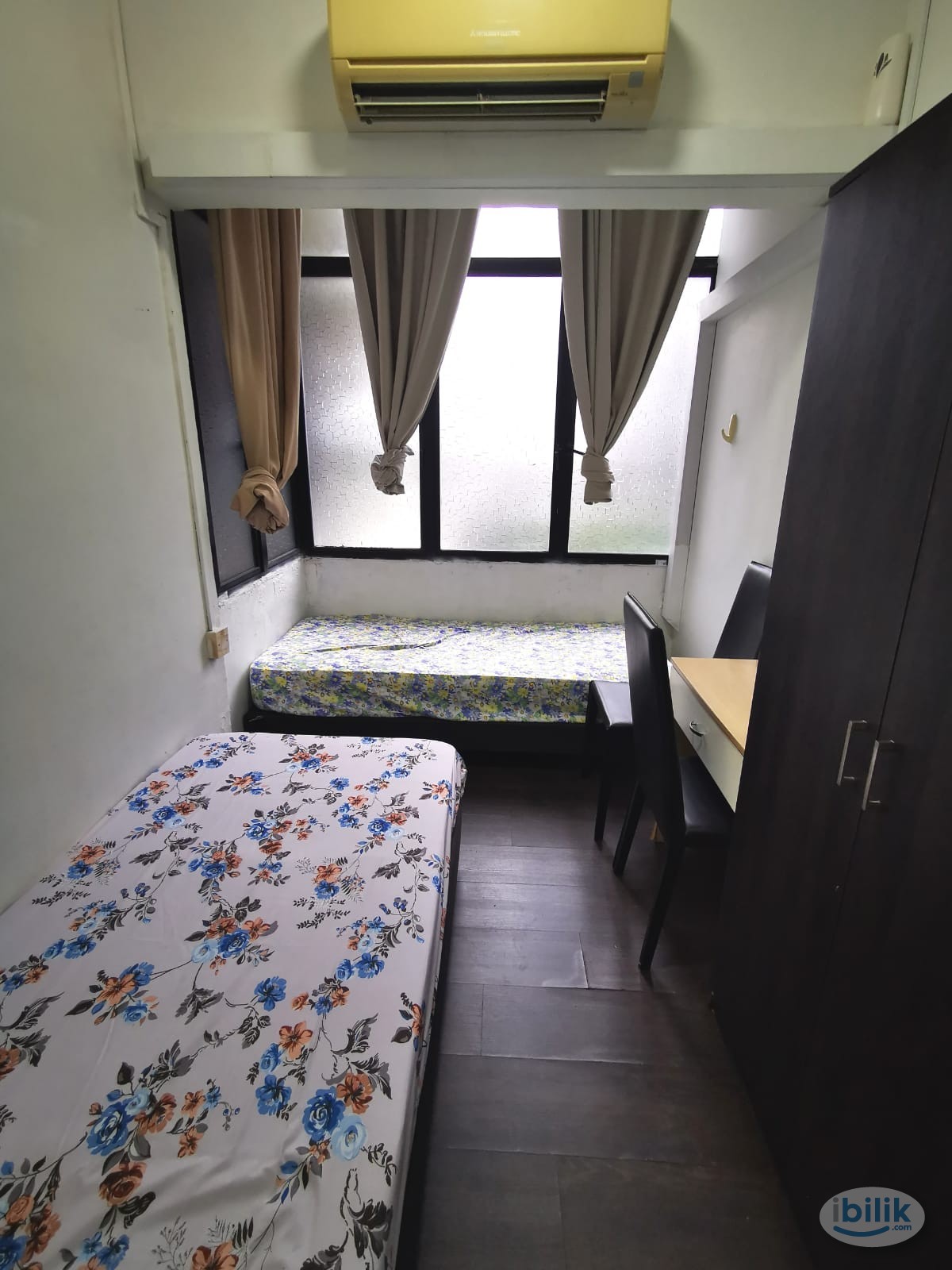 Image 1 of Middle Room at Balestier, Singapore - Room rental in 