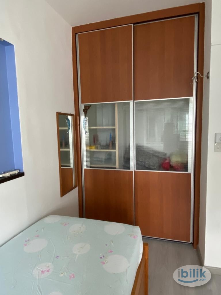 Image 1 of Single Room at Bukit Batok, Singapore - Room rental in 