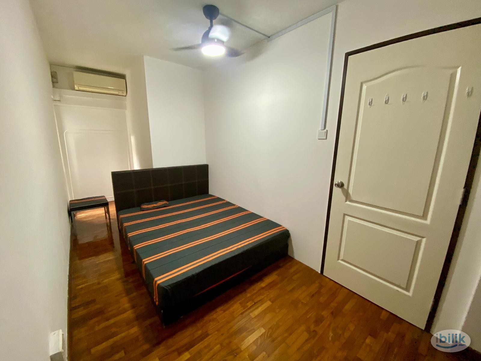 Image 1 of Middle Room at Balestier, Singapore - Room rental in 