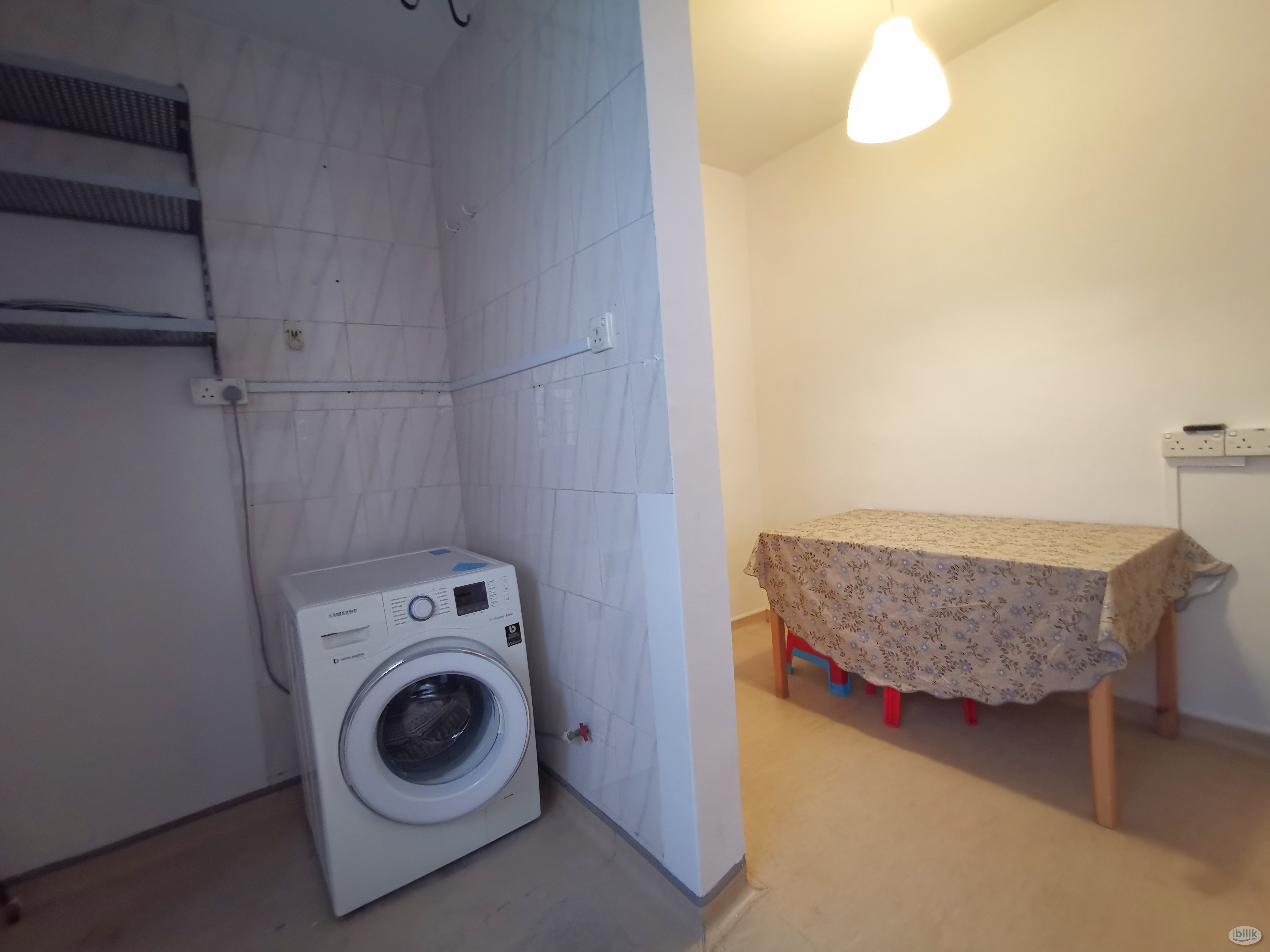 Image 3 of Middle Room at Balestier, Singapore - Room rental in 