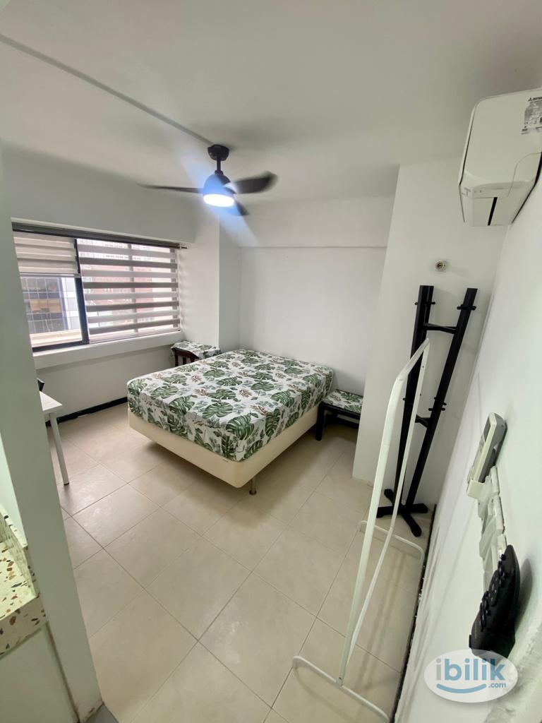 Image 1 of Master Room at Orchard, Central Area - Room rental in 