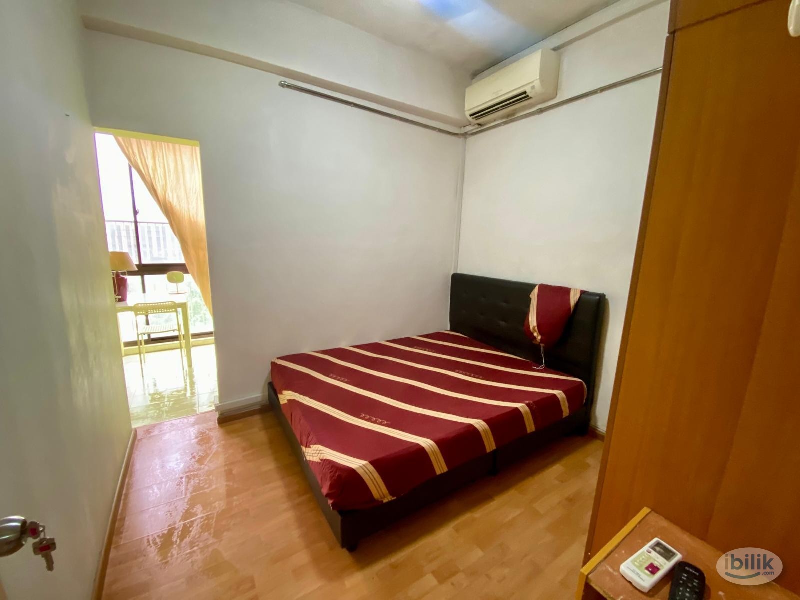 Image 1 of Middle Room at Orchard, Central Area - Room rental in 