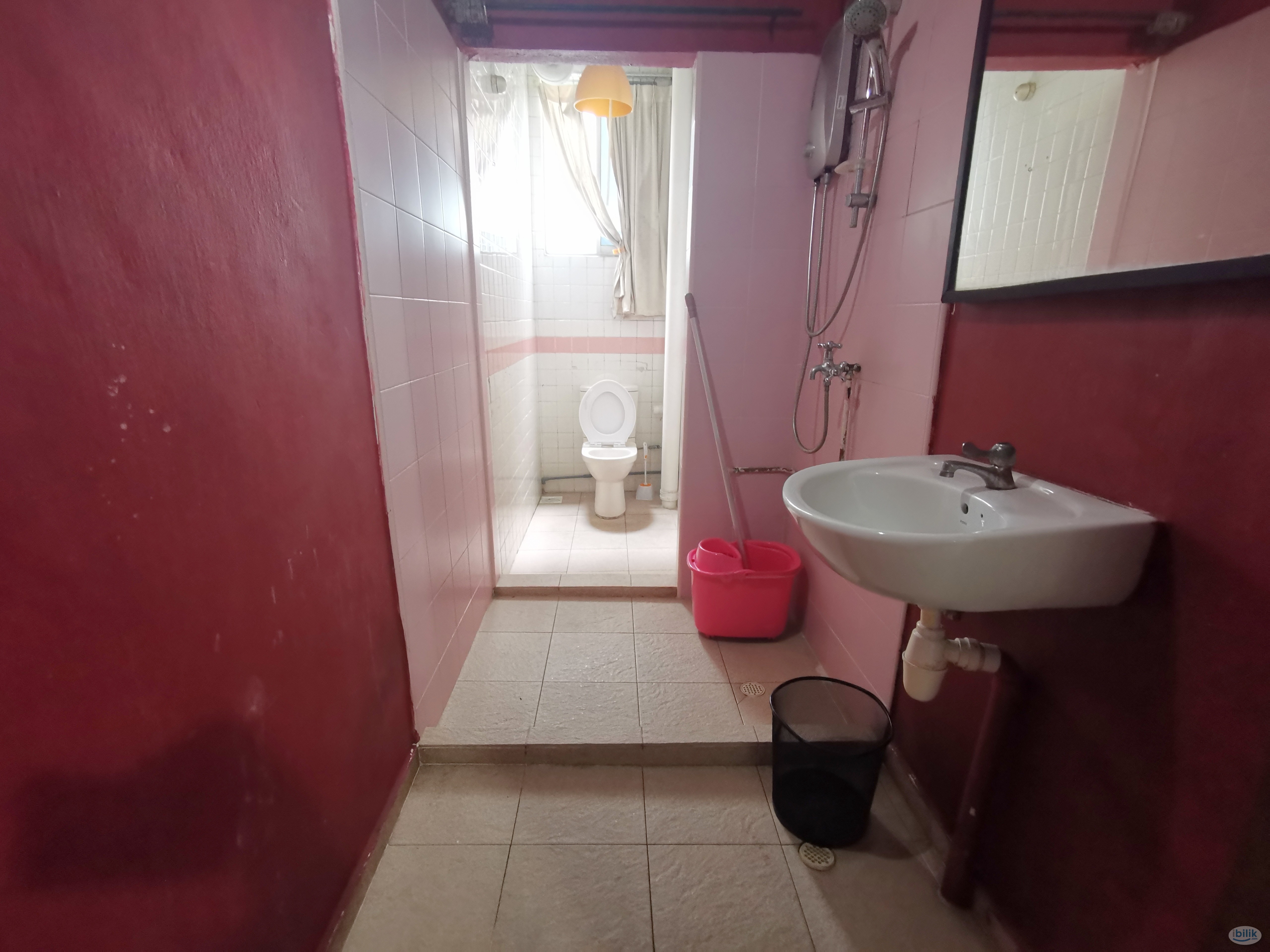 Image 3 of Middle Room at Orchard, Central Area - Room rental in 