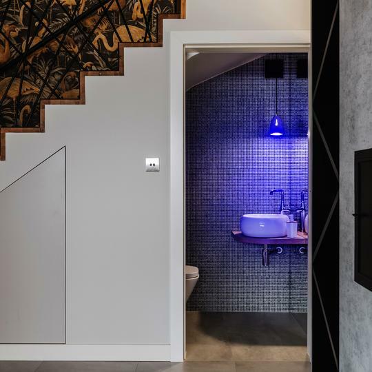 LIFX Clean Colour 1200 殺菌智能燈泡E27 2 Bathroom Clean