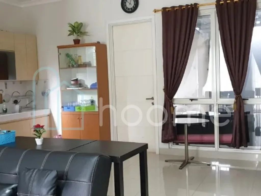 Rumah Cantik Lokasi Asri Dan Strategis Di Bsd City