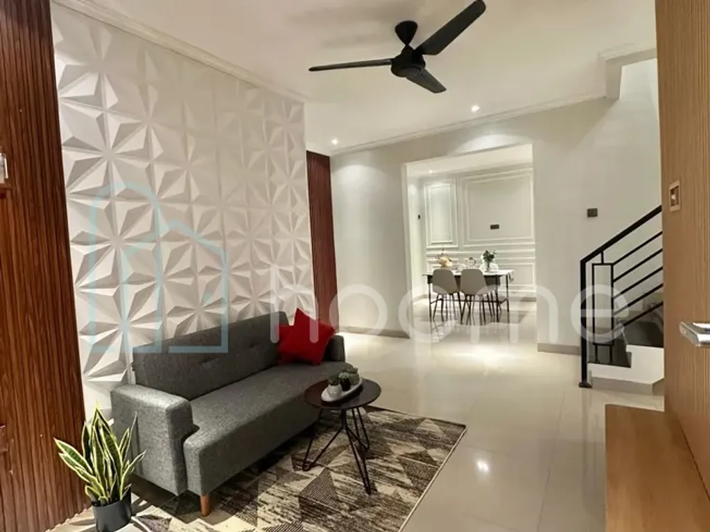 Rumah mewah siap huni dibawah harga pasar metland Transyogy.