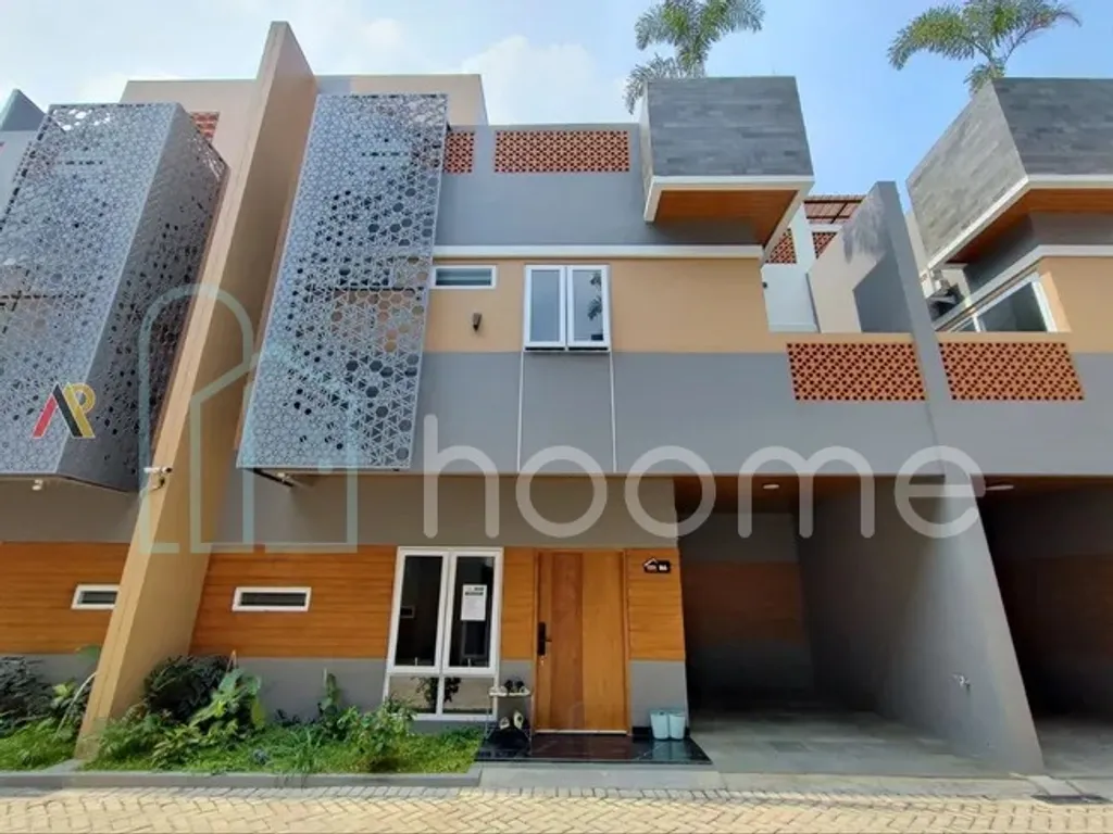 Dijual Rumah Jagakarsa 3 Lantai Full Furniture Rooftop + Jacuzzi