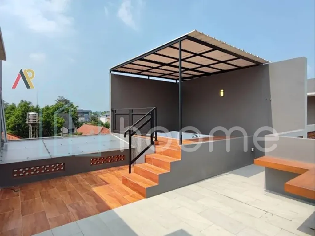 Dijual Rumah Jagakarsa 3 Lantai Full Furniture Rooftop + Jacuzzi