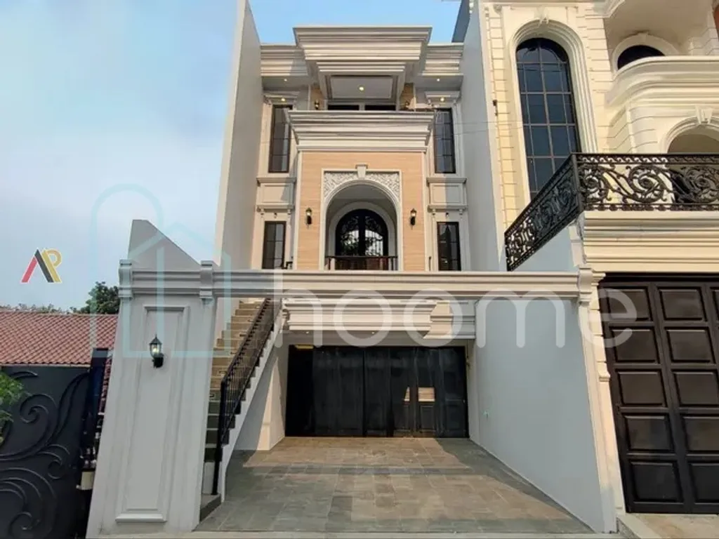 Dijual Rumah Jagakarsa 3 Lantai Private Pool American Clasic Dekat Tol